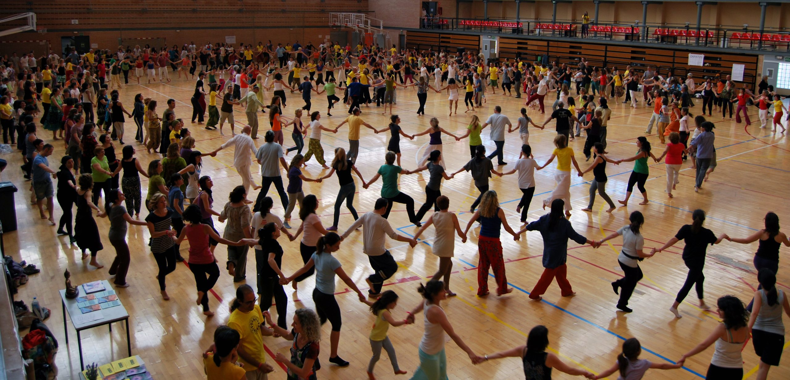 https://de.wikipedia.org/wiki/Biodanza#/media/Datei:Ronda_del_primer_festival_Biodanza_Valencia.JPG